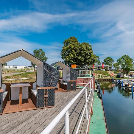 Waterfront Apartmán