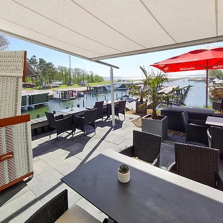 Waterfront Apartmán